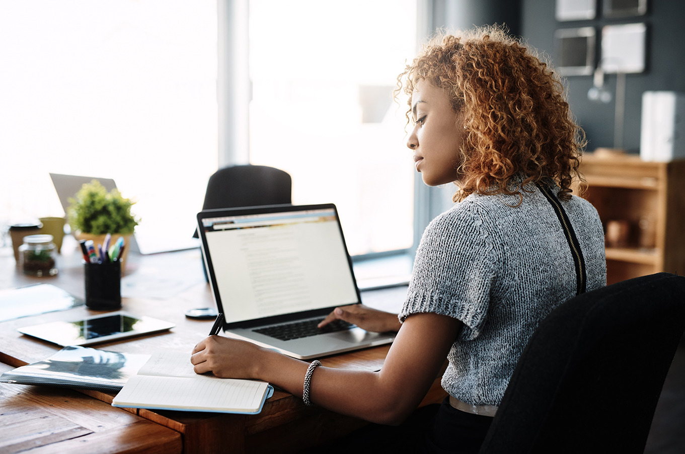 Un superviseur trouve les procédures de son milieu clinique qui sont pertinentes pour son stagiaire