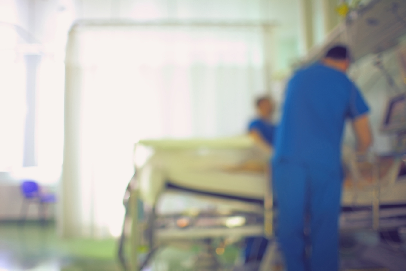 Des professionnels œuvrent auprès de patients hospitalisés