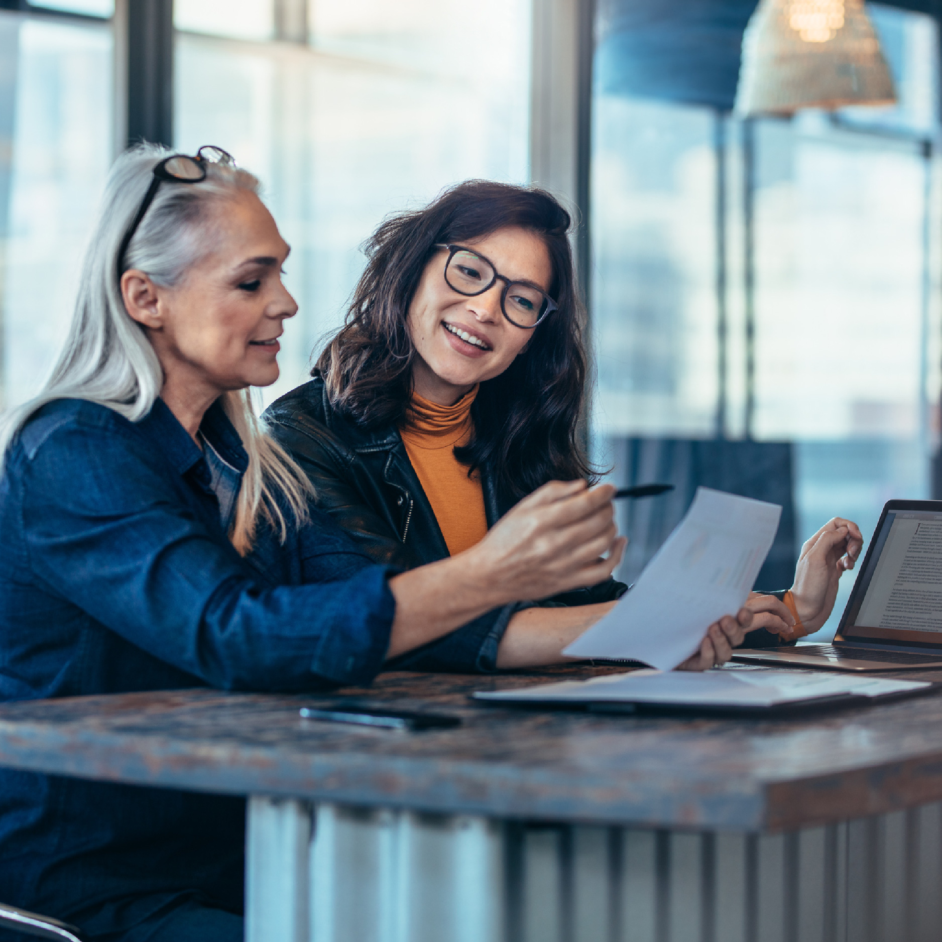 Espace de travail exempt de distractions qui permet de discuter de façon confidentielle.